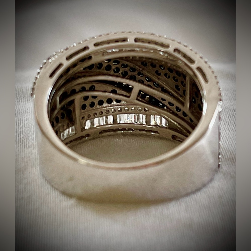 Black/white Diamond Ring - Picture 3 of 6